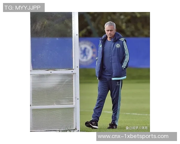 穆里尼奥执教生涯回顾与天下足球的辉煌瞬间探讨